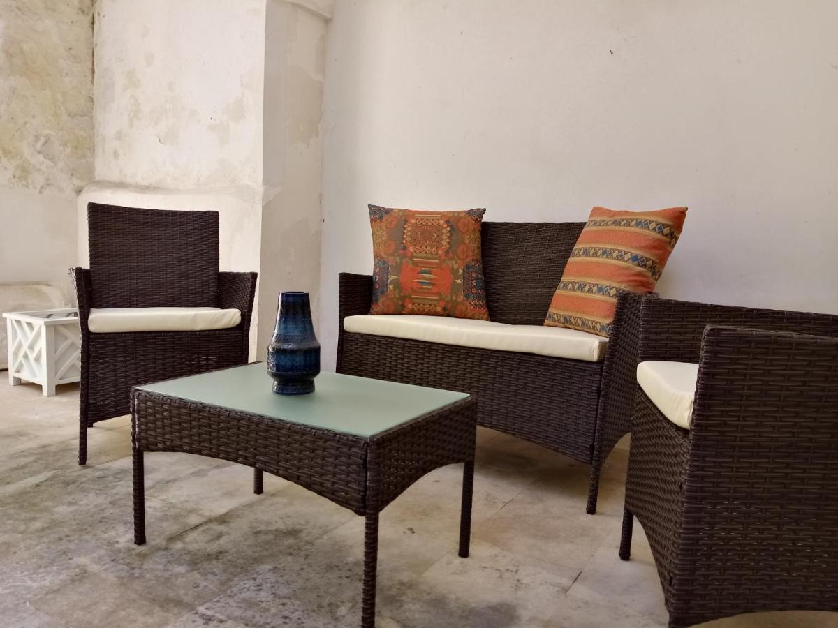 Bed and Breakfast Dimora storica Le Perle Lecce Esterno foto